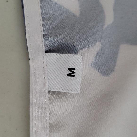 Long Sleeve Blouse White with Blue and Gold Floral Design Medium - Picture 5 of 7